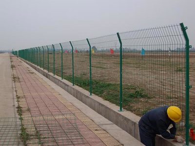 護欄網(wǎng)選擇與采購指南 從海南學校圍墻到廣東訂制批發(fā)的專業(yè)解析